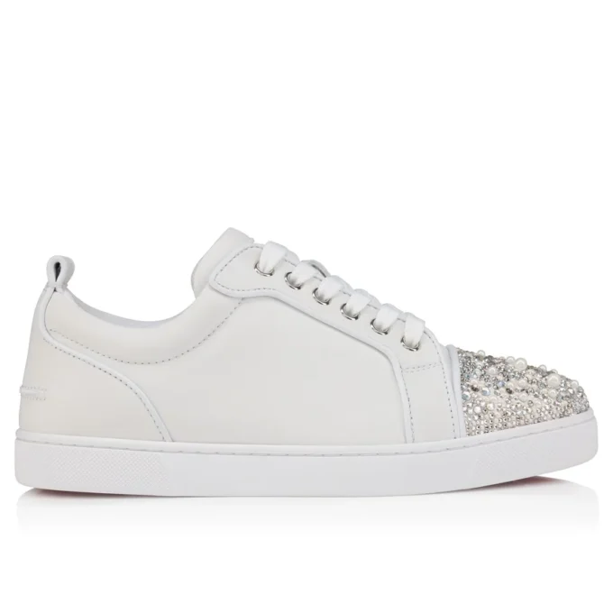 Louise Junior Perla – Sneakersy – satyna krepowa, skóra cielęca i perły – białe – damskie Louise Junior Perla – Sneakersy – satyna krepowa, skóra cielęca i perły – białe – damskie