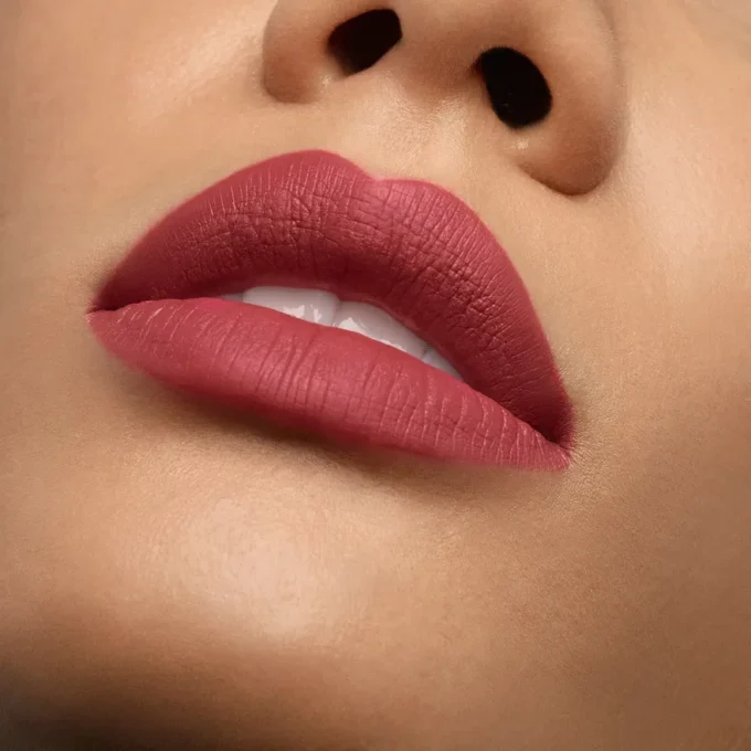 Rouge Louboutin Velvet Matte Mooncrest – limitowana edycja matowej pomadki – Epic Brunette 318M Rouge Louboutin Velvet Matte Mooncrest – limitowana edycja matowej pomadki – Epic Brunette 318M
